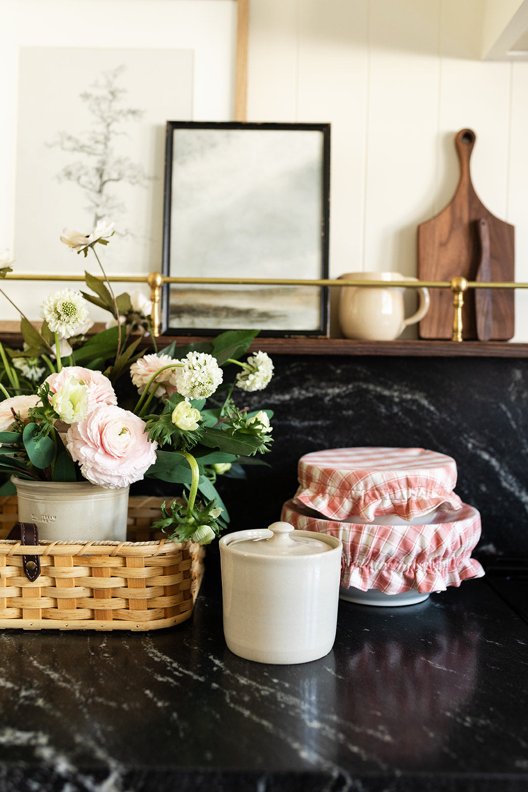 The Stoneware Canister with Lid