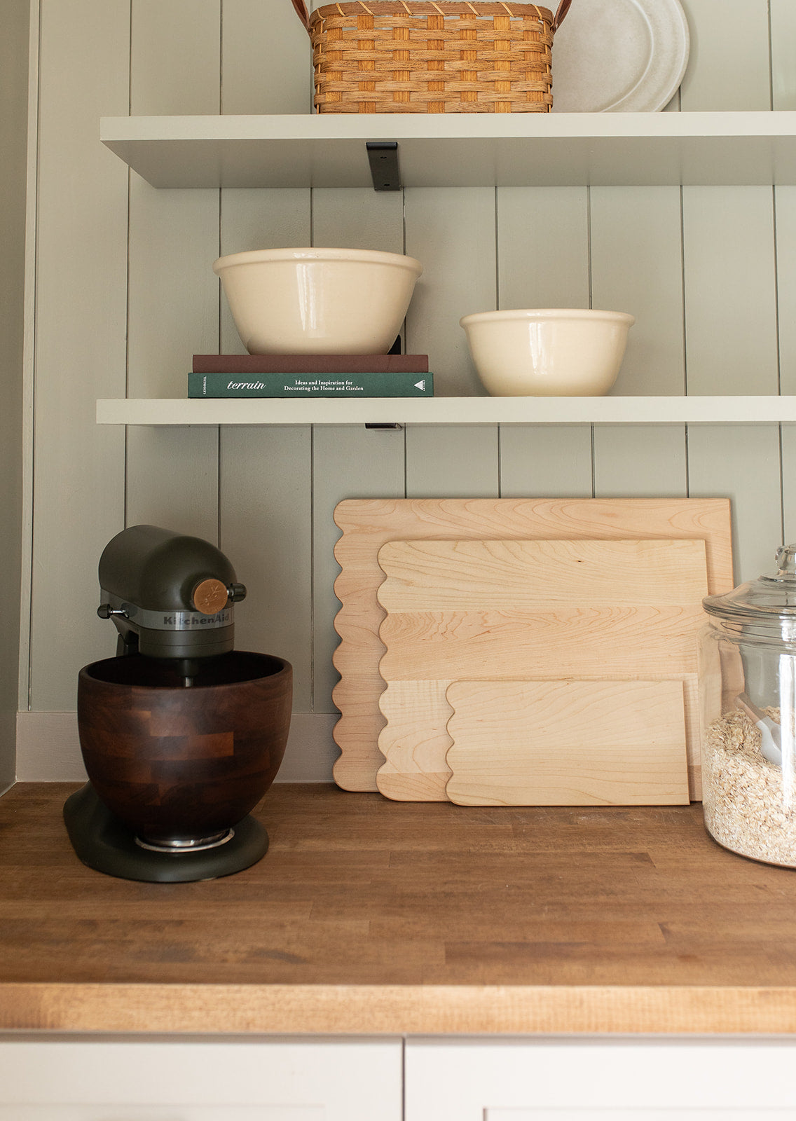 The Scalloped Cutting Board
